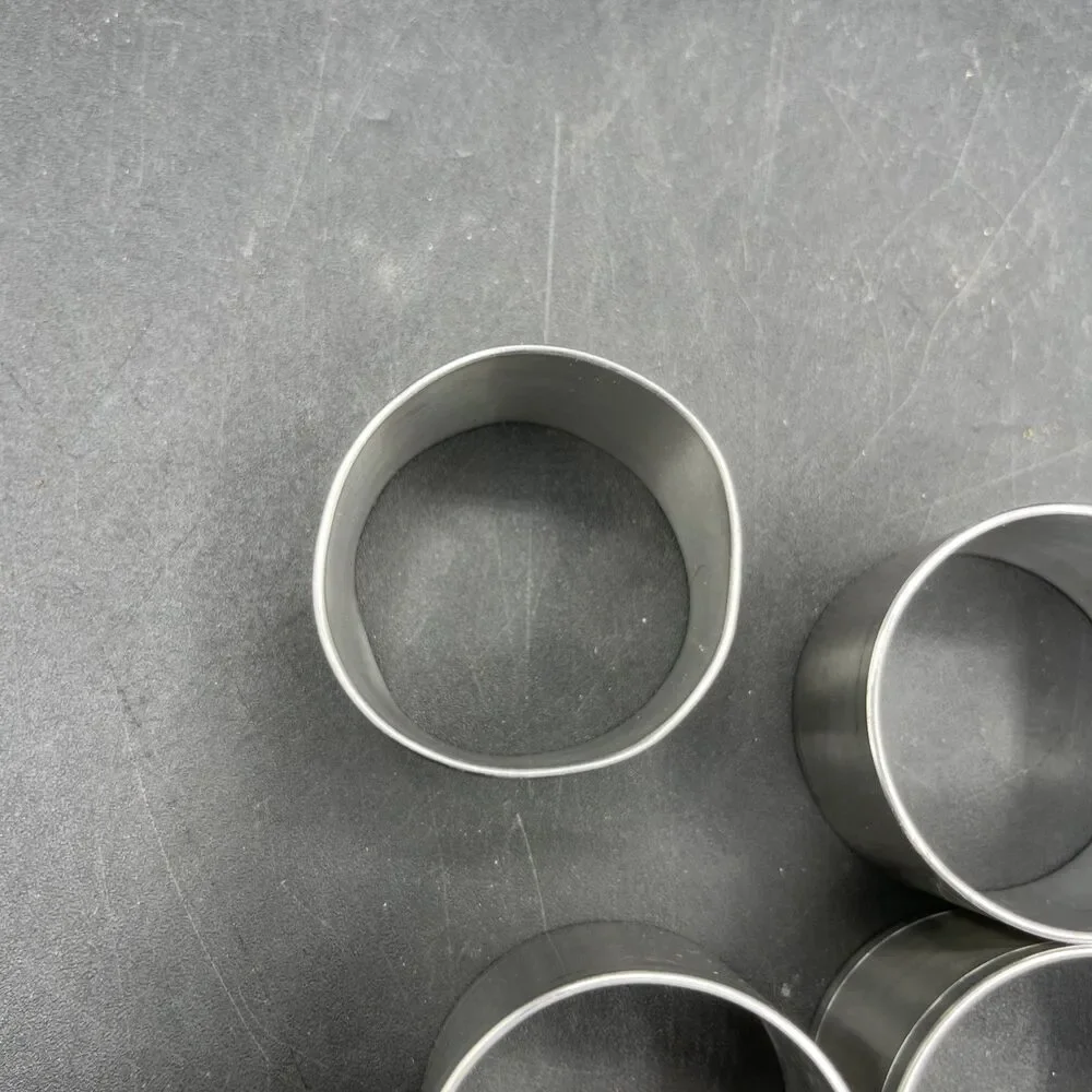 Set of 4 Metal Napkin Rings Silver Ribbed Pattern Elegant Table Decor